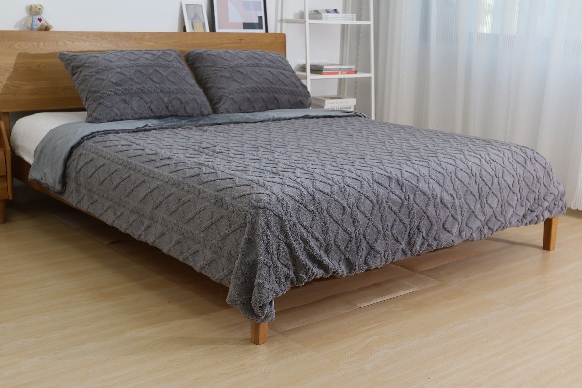 Набір текстилю Soho Ковдра 200х220 см + 2 наволочки 50х70 см Romance Gray Set carpet+ pillow Gray 7120194 фото