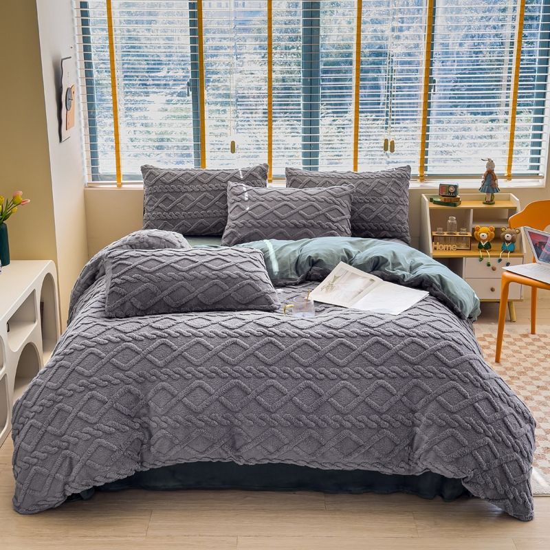Набір текстилю Soho Ковдра 200х220 см + 2 наволочки 50х70 см Romance Gray Set carpet+ pillow Gray 7120194 фото