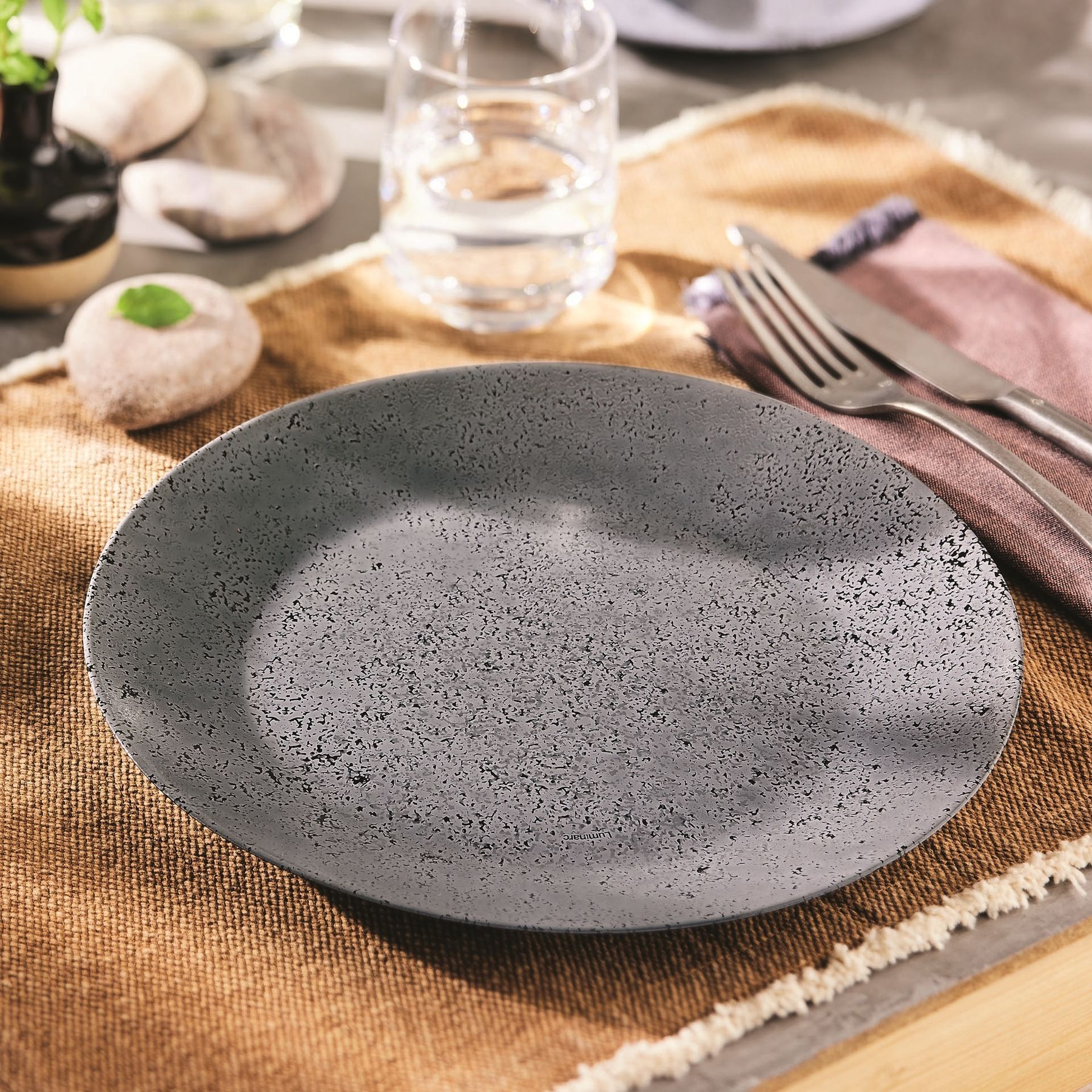 Тарілка обідня Luminarc Slate Black, 25 см V0115 6788144 фото