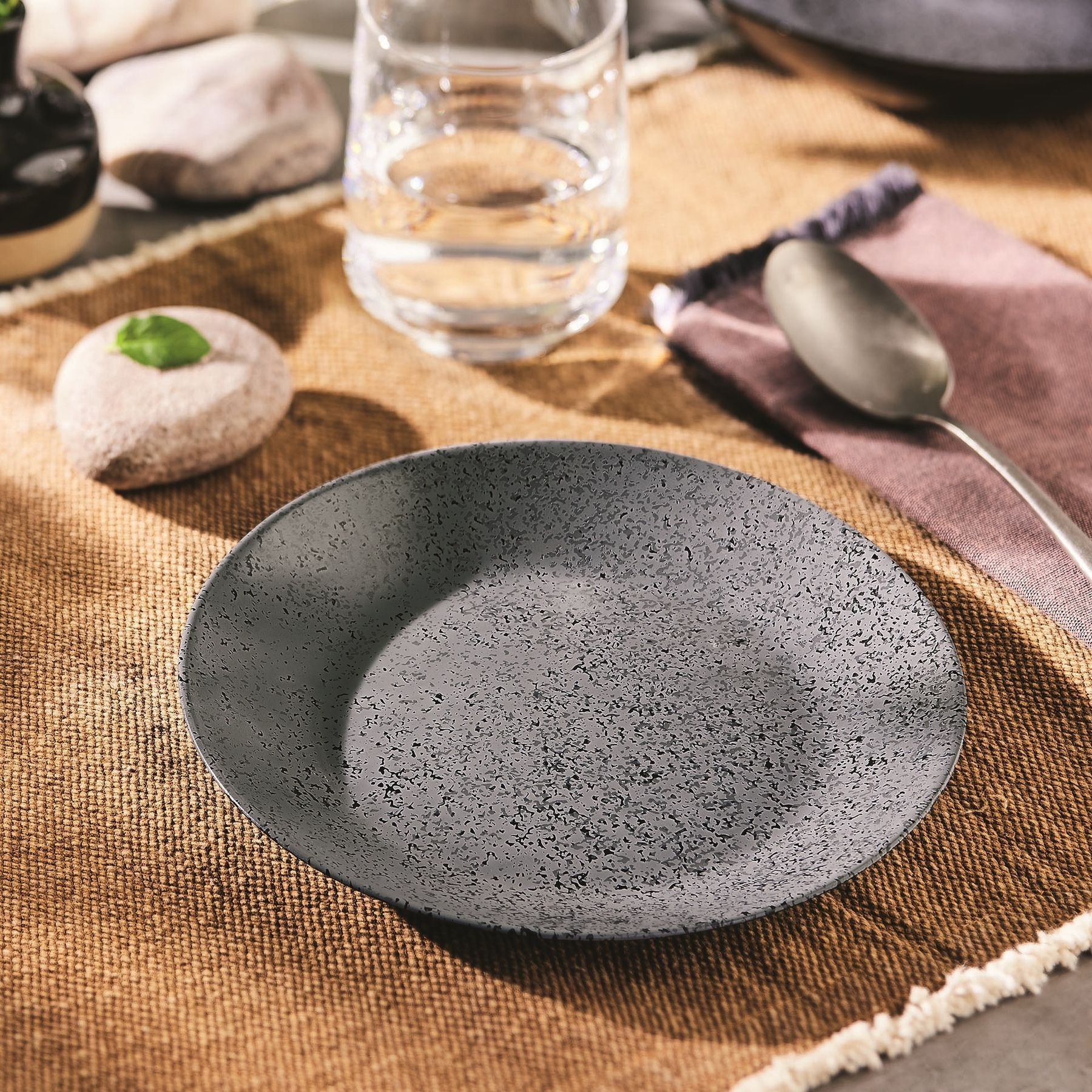 Тарілка десертна Luminarc Slate Black, 18 см V0117 6788146 фото